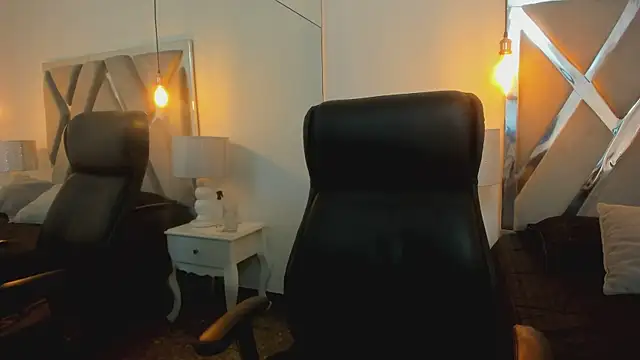 MelodyWinx online show from 10-23-25, 07:45