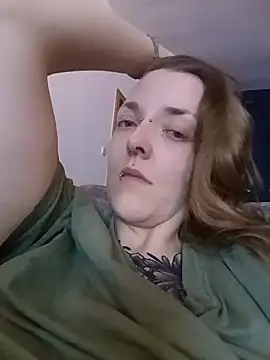 Snapshot of Astrid-Gilbert chatting on 02-03-25, 11:15 Astrid-Gilbert online show from 02-03-25, 11:15