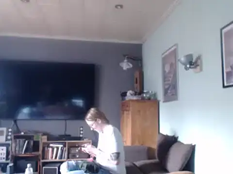 Snapshot of Astrid-Gilbert chatting on 02-11-25, 01:41 Astrid-Gilbert online show from 02-11-25, 01:41