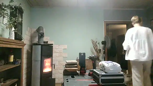 Snapshot of Astrid-Gilbert chatting on 12-19-25, 07:54 Astrid-Gilbert online show from 12-19-25, 07:54