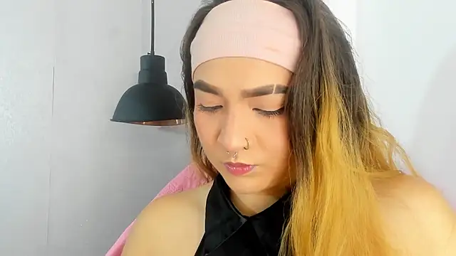 Shanntal  online show from 10-17-25, 02:19