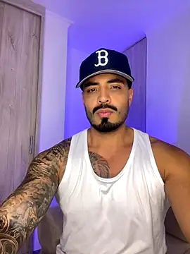 LeandroRusso online show from 11-05-25, 01:38