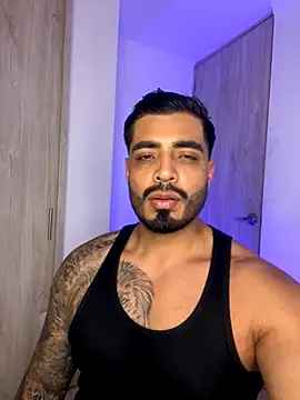 LeandroRusso online show from 11-08-25, 02:12