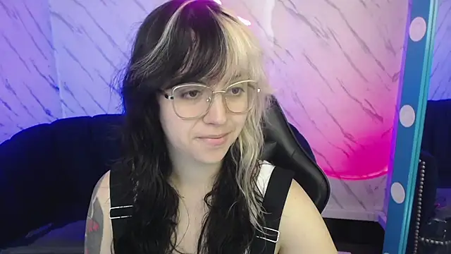 Hela v online show from 02-21-26, 01:12