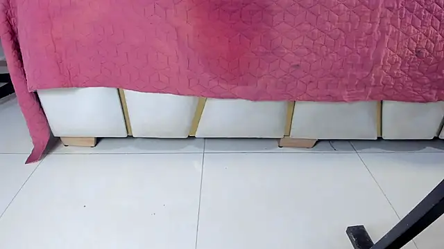 violet gray  online show from 03-07-25, 12:34