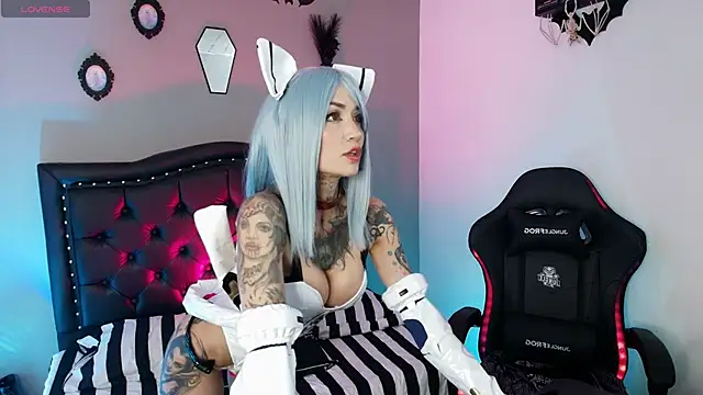 Snapshot of IsisRaichuu_ chatting on 12-19-25, 06:04 IsisRaichuu online show from 12-19-25, 06:04