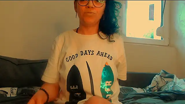 Snapshot of Ju-Hot chatting on 03-17-26, 03:26 Ju-Hot online show from 03-17-26, 03:26