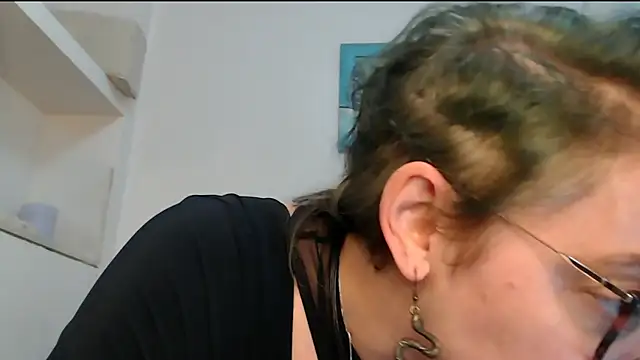 Snapshot of Ju-Hot chatting on 03-30-26, 07:59 Ju-Hot online show from 03-30-26, 07:59