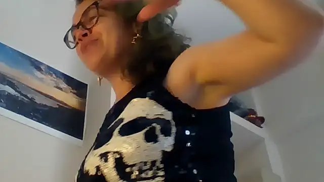 Ju-Hot online show from 05-15-26, 01:07
