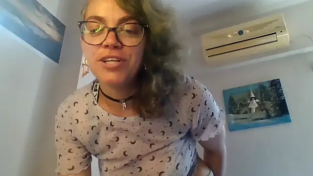 Ju-Hot online show from 05-25-26, 01:39