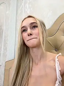 Snapshot of KristinaDane chatting on 02-05-25, 03:02 KristinaDane online show from 02-05-25, 03:02