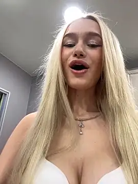 Snapshot of KristinaDane chatting on 02-10-25, 03:35 KristinaDane online show from 02-10-25, 03:35