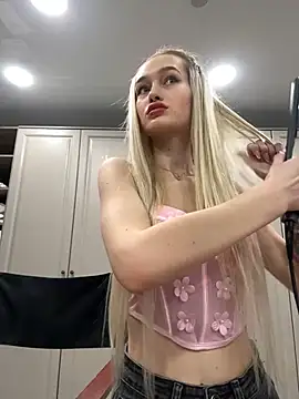 Snapshot of KristinaDane chatting on 02-14-25, 03:33 KristinaDane online show from 02-14-25, 03:33