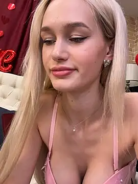 Snapshot of KristinaDane chatting on 02-14-25, 06:45 KristinaDane online show from 02-14-25, 06:45