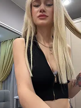 Snapshot of KristinaDane chatting on 03-03-25, 03:30 KristinaDane online show from 03-03-25, 03:30