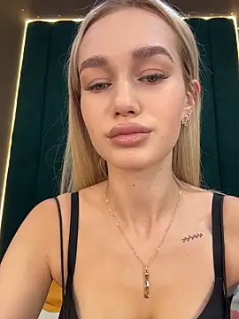 Snapshot of KristinaDane chatting on 12-15-25, 03:33 KristinaDane online show from 12-15-25, 03:33