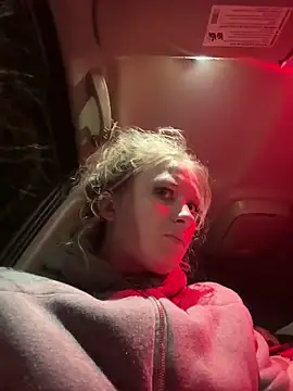 Snapshot of kcmo1010 chatting on 12-22-25, 04:42 kcmo1010 online show from 12-22-25, 04:42