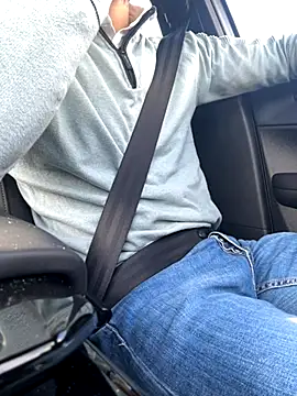 Snapshot of bullyboyy chatting on 10-28-25, 12:41 bullyboyy online show from 10-28-25, 12:41