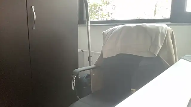 Snapshot of bullyboyy chatting on 11-13-25, 02:49 bullyboyy online show from 11-13-25, 02:49