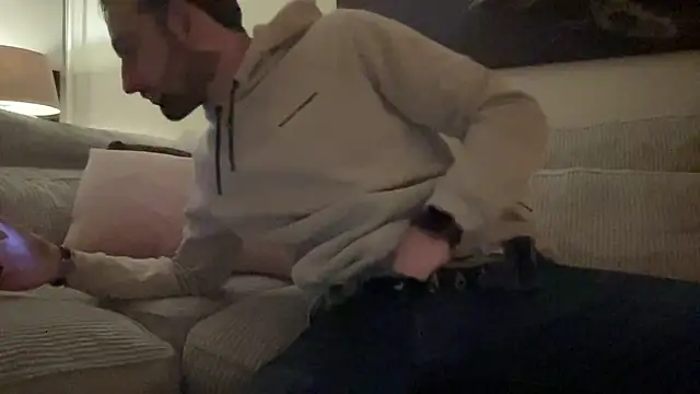 Snapshot of bullyboyy chatting on 11-15-25, 05:20 bullyboyy online show from 11-15-25, 05:20