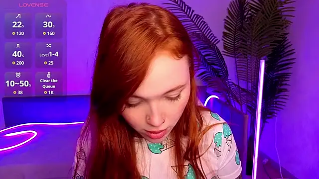 Snapshot of Maya_Light chatting on 11-23-25, 02:00 Maya Light online show from 11-23-25, 02:00