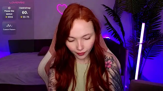 Maya Light online show from 02-18-26, 01:56