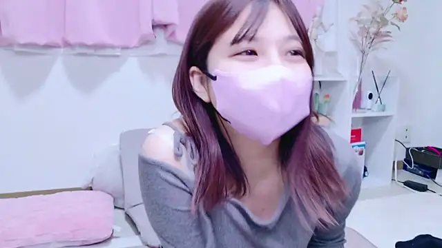 Snapshot of RUKA_o0_0o_ chatting on 02-06-25, 04:47 RUKA o0 0o online show from 02-06-25, 04:47