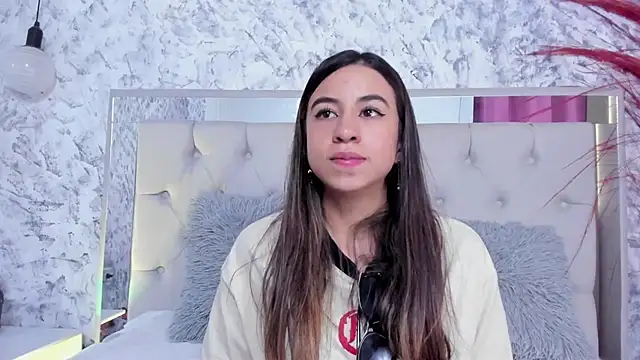 Snapshot of Ariana_greenblat chatting on 10-06-25, 04:48 Ariana greenblat online show from 10-06-25, 04:48