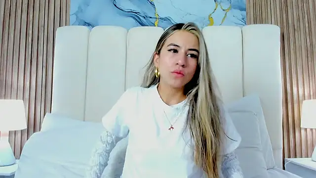 Ariana greenblat online show from 03-28-26, 05:12