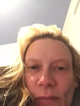 Snapshot of blondey206 chatting on 02-08-25, 02:26 blondey206 online show from 02-08-25, 02:26