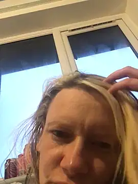 Snapshot of blondey206 chatting on 02-10-25, 05:09 blondey206 online show from 02-10-25, 05:09