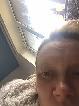 Snapshot of blondey206 chatting on 02-11-25, 11:32 blondey206 online show from 02-11-25, 11:32