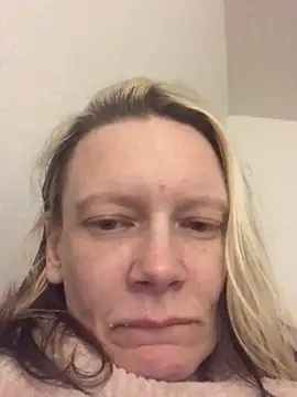 Snapshot of blondey206 chatting on 03-04-25, 04:06 blondey206 online show from 03-04-25, 04:06