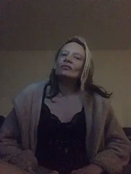 Snapshot of blondey206 chatting on 03-12-25, 12:20 blondey206 online show from 03-12-25, 12:20