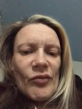 Snapshot of blondey206 chatting on 02-26-26, 05:01 blondey206 online show from 02-26-26, 05:01