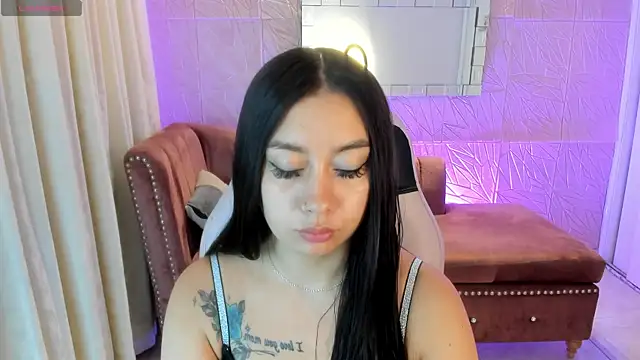 Snapshot of miss_isabella_m chatting on 05-21-26, 12:23 miss isabella m online show from 05-21-26, 12:23