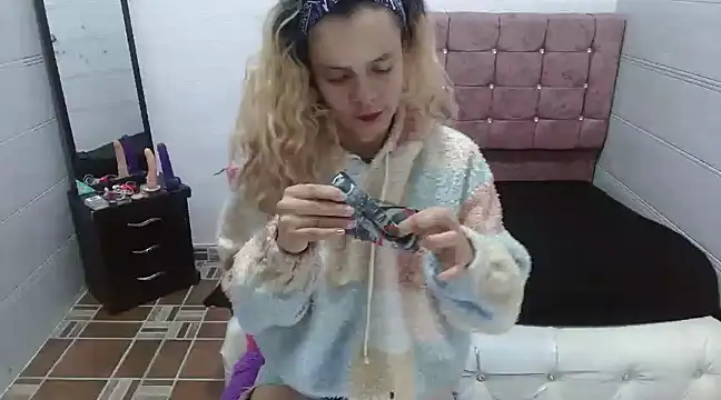 Snapshot of Ariasmithog chatting on 02-24-25, 09:32 Ariasmithog online show from 02-24-25, 09:32