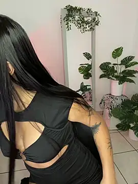 Snapshot of meli_ortiz_ chatting on 12-04-25, 04:27 meli ortiz online show from 12-04-25, 04:27