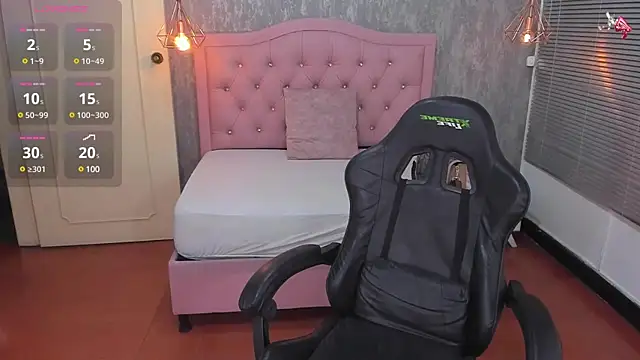 Snapshot of Hadley_ chatting on 02-12-25, 04:01 Hadley online show from 02-12-25, 04:01