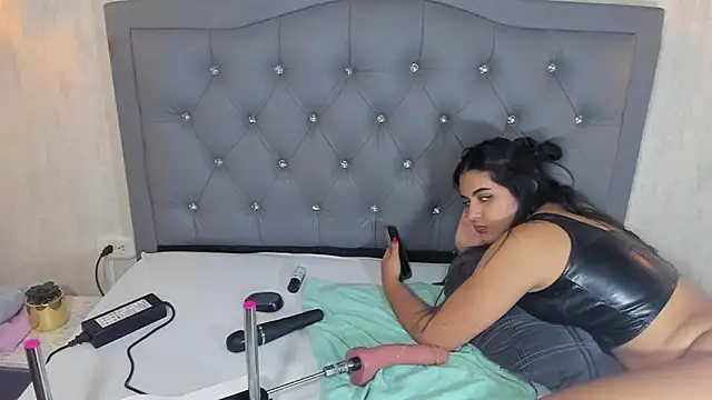 Snapshot of Hadley_ chatting on 03-15-25, 09:41 Hadley online show from 03-15-25, 09:41