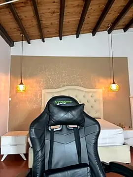 Snapshot of Hadley_ chatting on 09-13-25, 03:17 Hadley online show from 09-13-25, 03:17