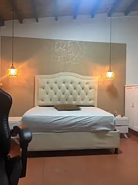 Snapshot of Hadley_ chatting on 09-14-25, 04:39 Hadley online show from 09-14-25, 04:39