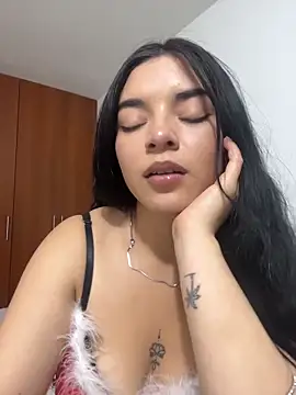 eileensophi online show from 12-23-25, 02:09