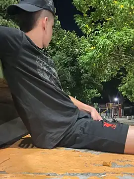 arevalo1124 online show from 11-18-25, 05:23