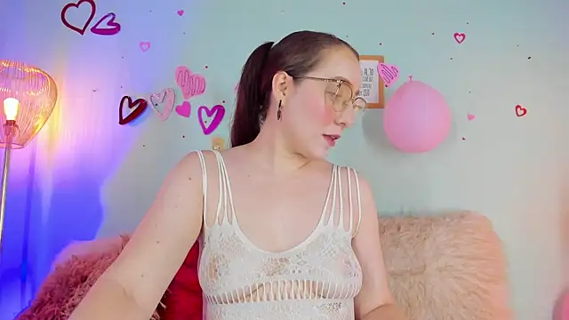 Snapshot of julietha_bianco_ chatting on 02-18-25, 12:17 julietha bianco online show from 02-18-25, 12:17