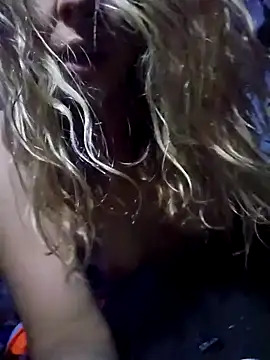 Snapshot of DeeSexyAussie chatting on 02-10-25, 03:32 DeeSexyAussie online show from 02-10-25, 03:32