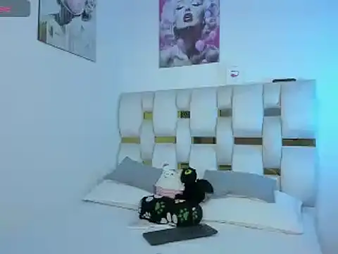 Snapshot of beautiful_doll088 chatting on 02-10-25, 06:20 beautiful doll088 online show from 02-10-25, 06:20