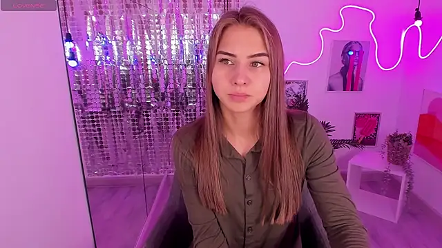 Snapshot of CharmBianca chatting on 02-12-25, 05:26 CharmBianca online show from 02-12-25, 05:26