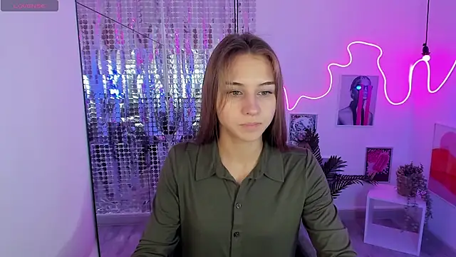 Snapshot of CharmBianca chatting on 02-14-25, 05:09 CharmBianca online show from 02-14-25, 05:09