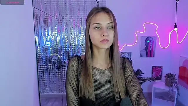 Snapshot of CharmBianca chatting on 02-14-25, 11:31 CharmBianca online show from 02-14-25, 11:31